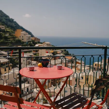 San Giovanni Apt, Seaview Terrace, 2 Aircondo Bdr, Easy From Train Or Private Parking