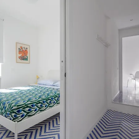 Apartment San Giovanni Apt, Seaview Terrace, 2 Aircondo Bdr, Easy From Train Or Private Parking