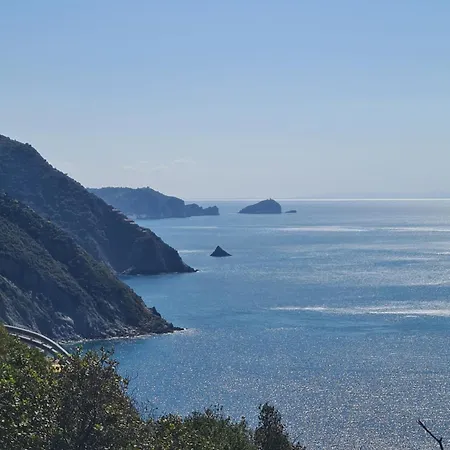 San Giovanni Apt, Seaview Terrace, 2 Aircondo Bdr, Easy From Train Or Private Parking